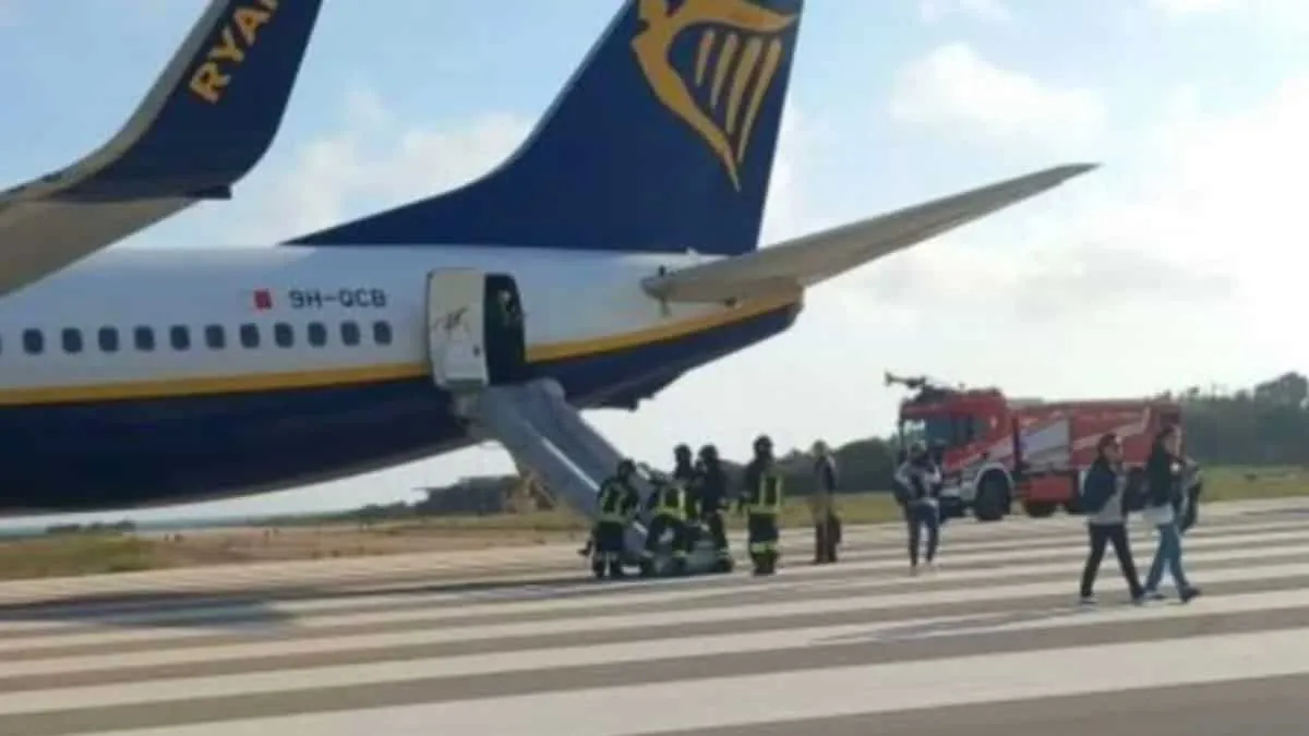 panico-en-vuelo-de-ryanair-evacuacion-por-humo-en-brindisi