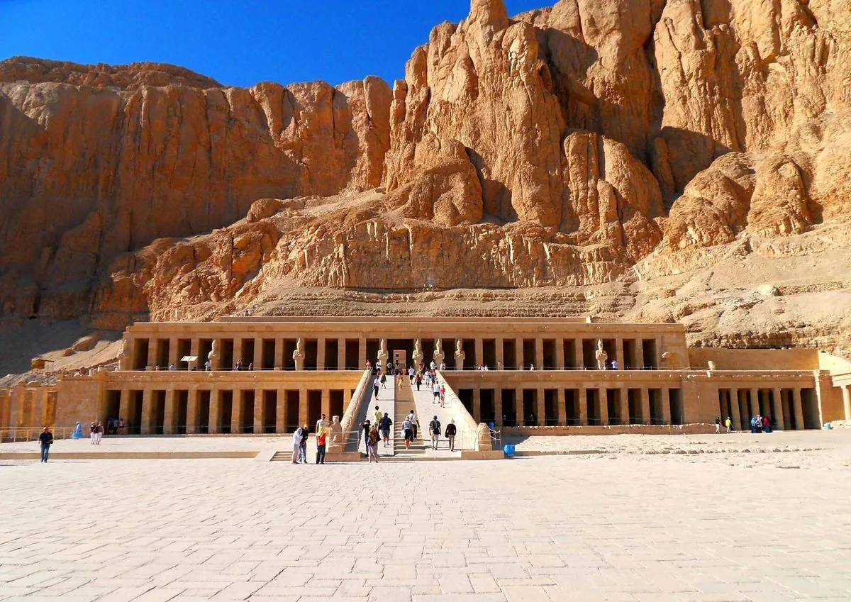 Senenmut: El arquitecto que se convirtió en la mano derecha de Hatshepsut