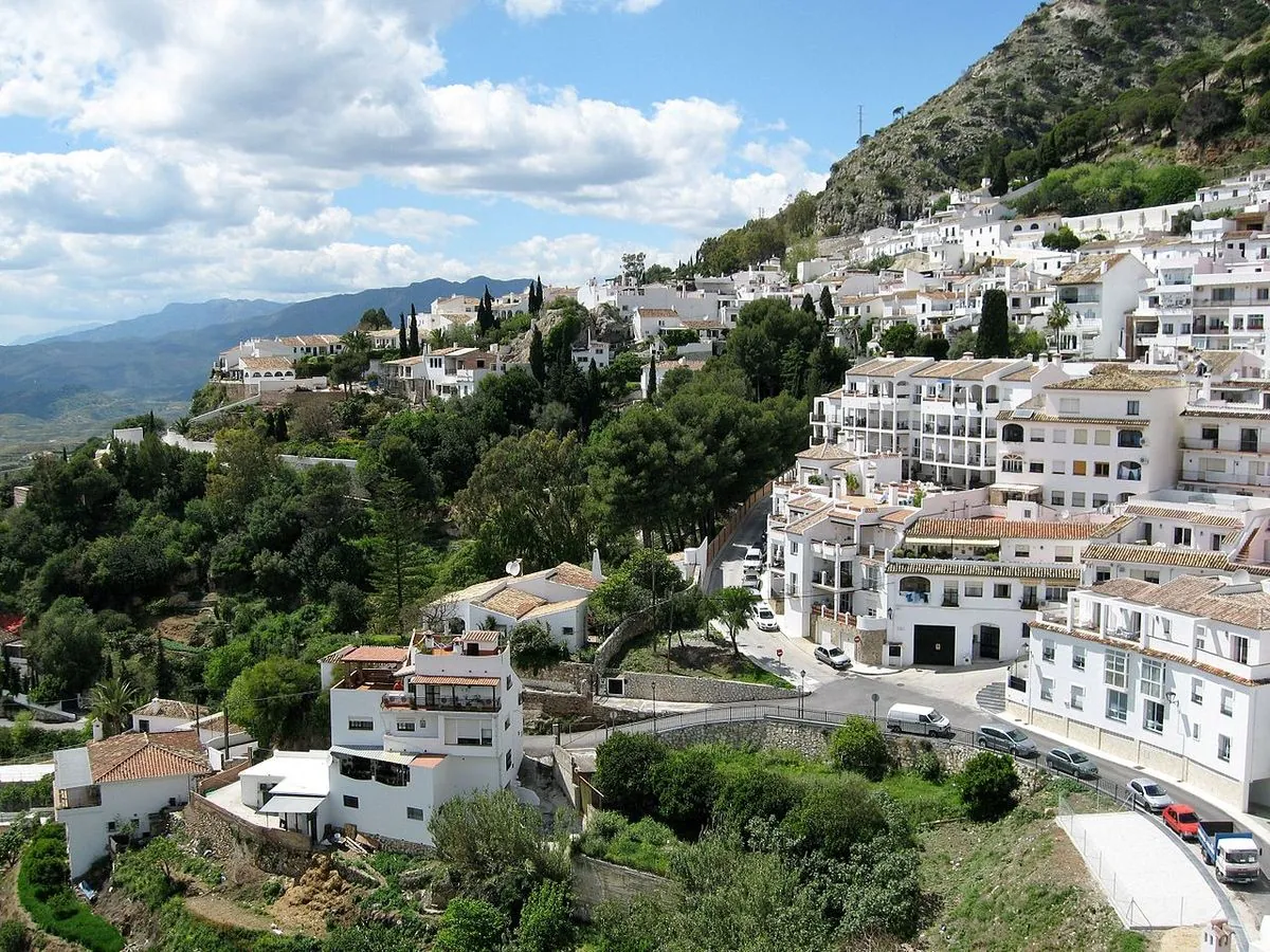 Descubre los encantadores pueblos blancos de Málaga este otoño