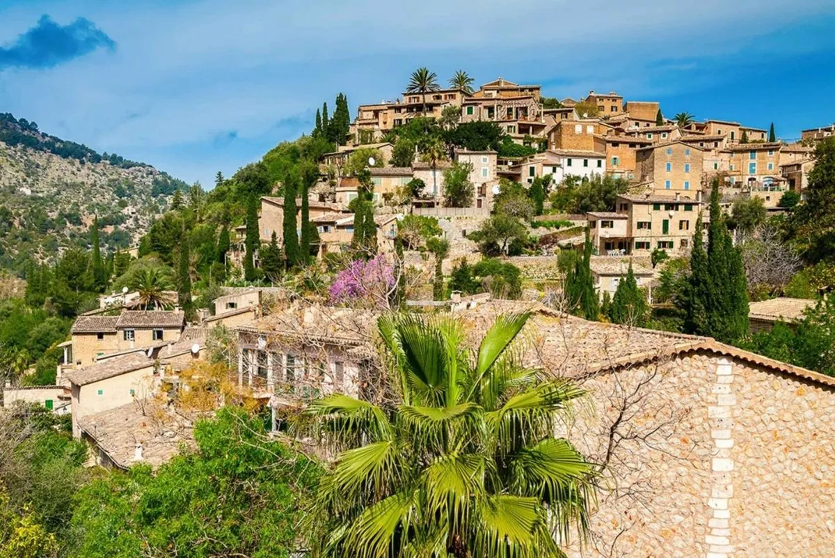 misterio-financiero-agita-la-tranquila-valldemossa-en-mallorca