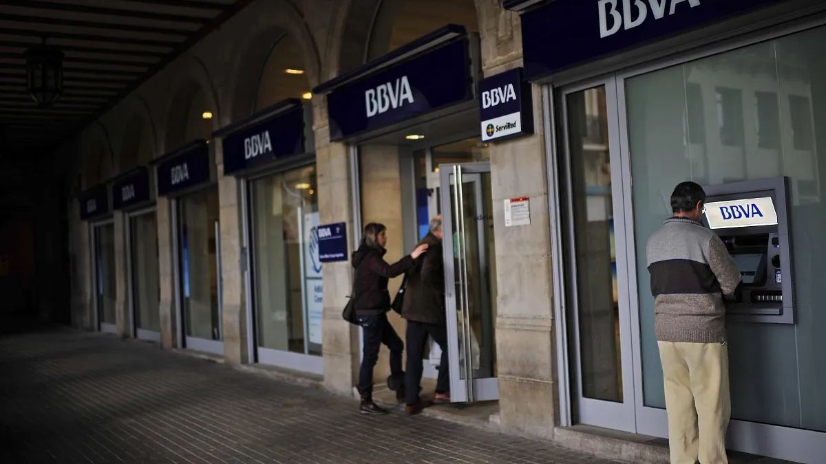 CNMV revisa OPA de BBVA sobre Sabadell: Equilibrio entre celeridad y transparencia