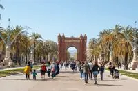 La batalla cultural entre la Castañera y los fantasmas americanos en Barcelona