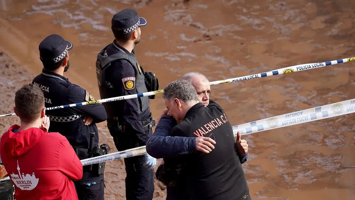 ¿Por qué el ejército español no llega rápido a Valencia tras las inundaciones?