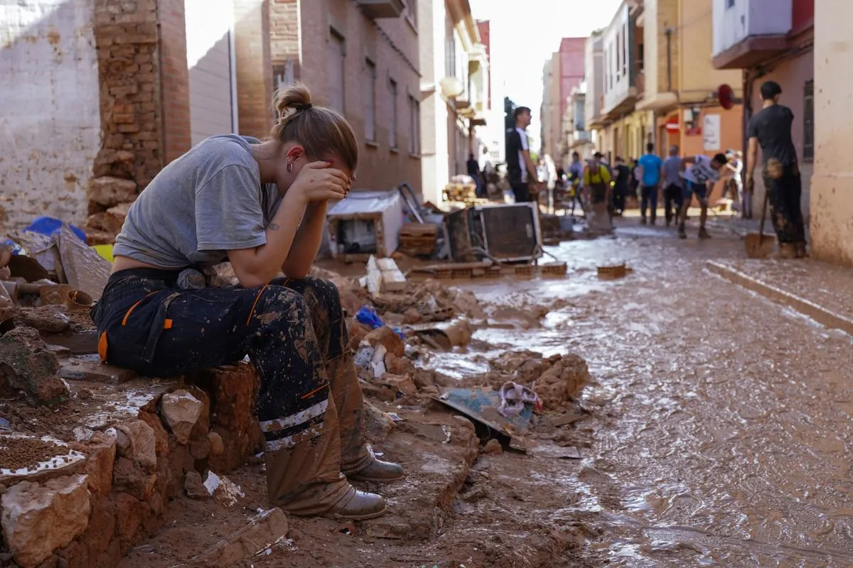 Miles de voluntarios en Valencia: cuando ayudar se vuelve un desafío inesperado