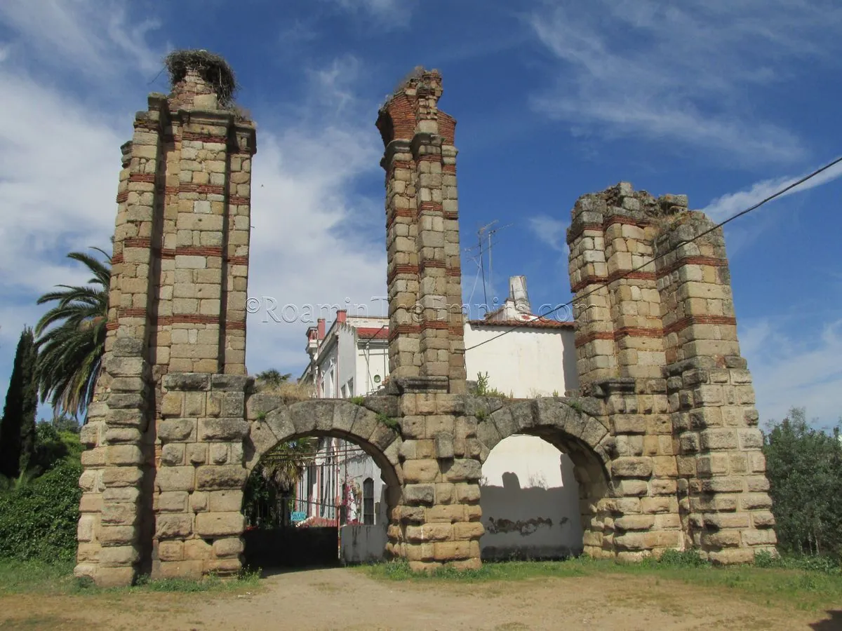 Hallazgo histórico: Tumbas romanas aparecen bajo vías del tren en Mérida