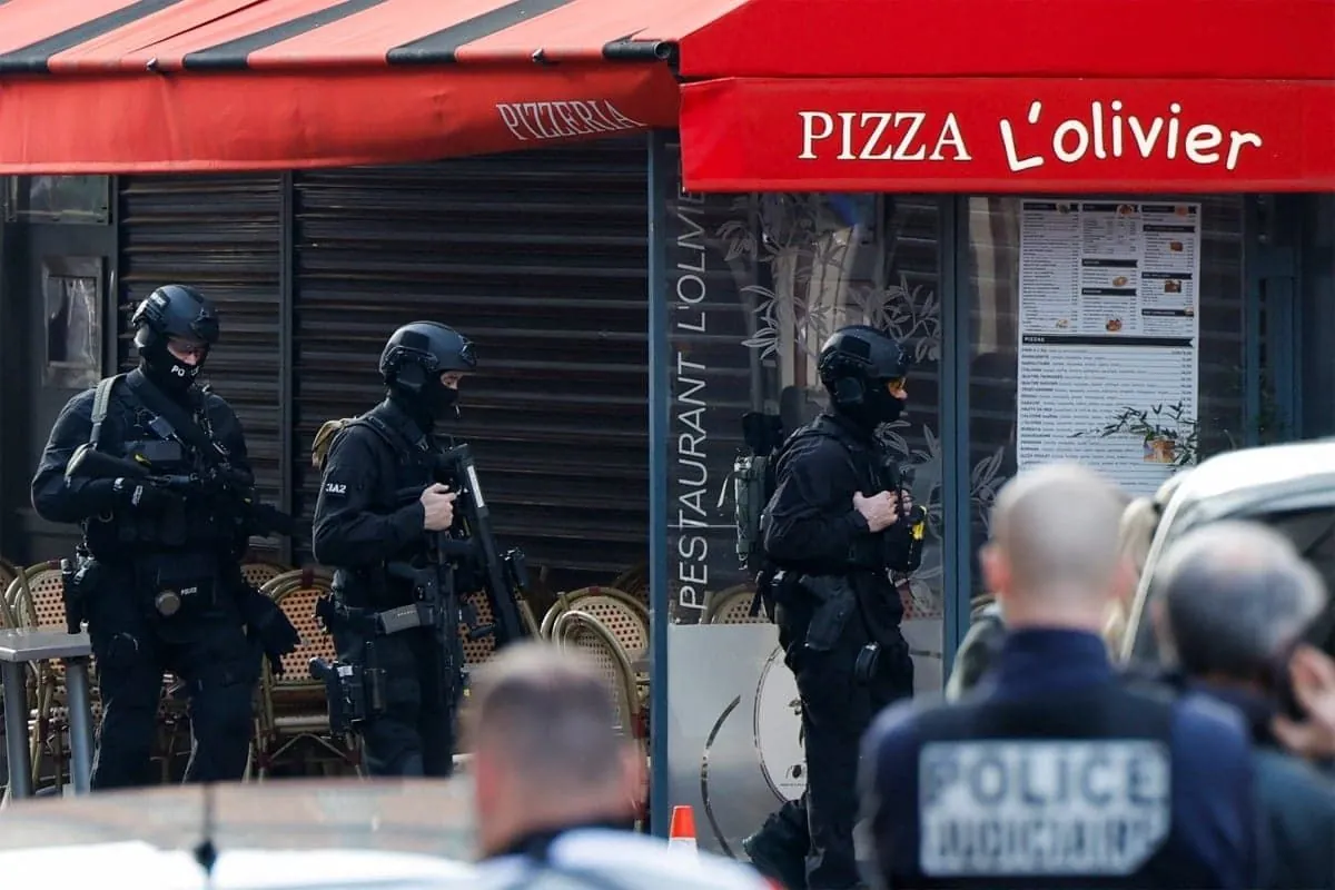 Hijo de dueña de restaurante causa drama policial en París