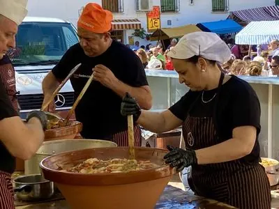 Pueblo malagueño prepara festival único de comida tradicional este fin de semana