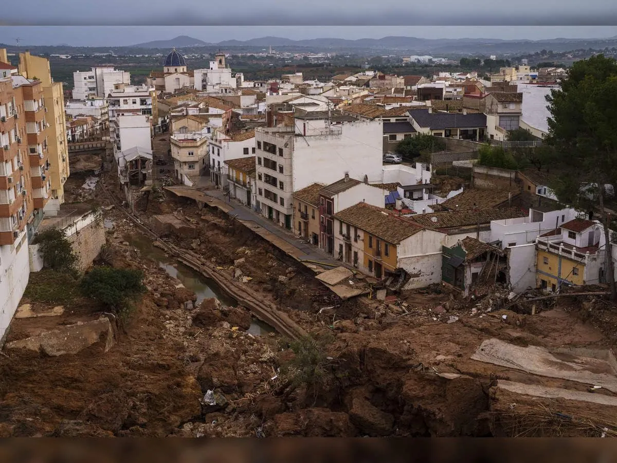 Tragedia en Massanassa: Un muerto por derrumbe en colegio dañado