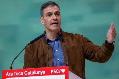 Sánchez desafía a la oposición en Barcelona con predicciones para 2027