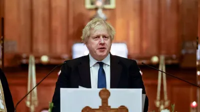 Boris Johnson culpa a la Iglesia por la crisis de obesidad en Reino Unido