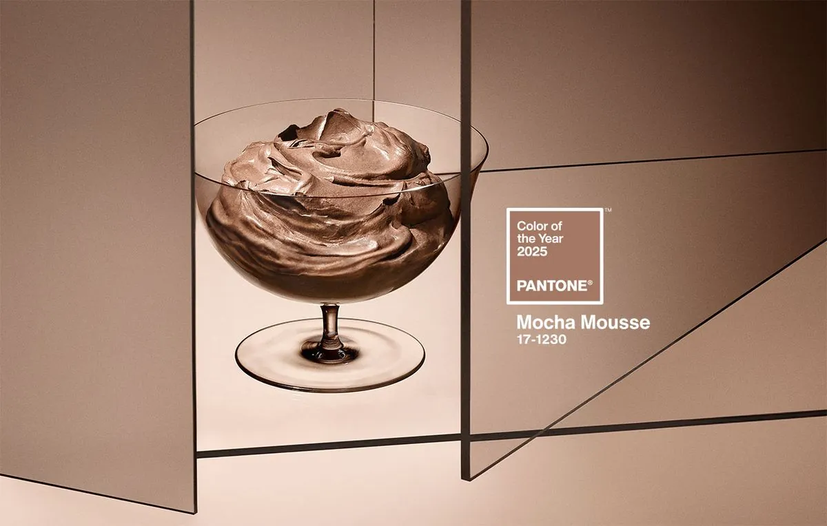 Pantone sorprende: Un tono café-chocolate dominará el diseño mundial en 2025