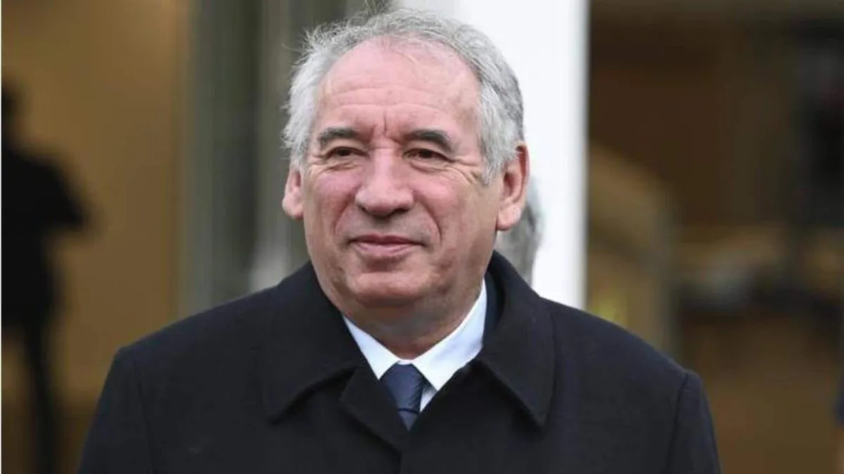 Sorprendente giro político: El veterano Bayrou toma las riendas en Francia